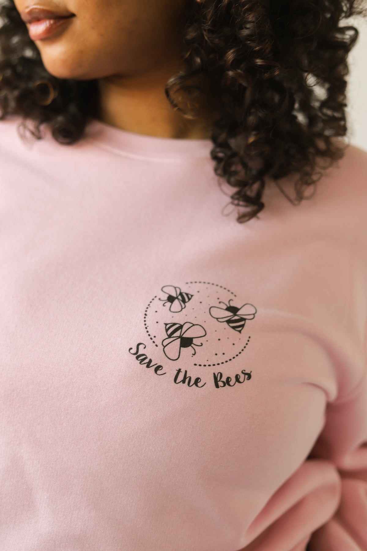 Save the Bees - Unisex Sustainable Sweatshirt